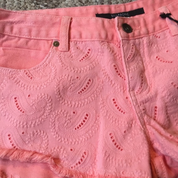 🔴 NWT Billabong Pink lace cut off Denim Shorts 29 - Picture 2 of 8